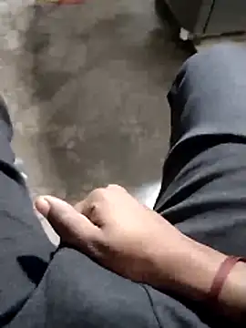 samsharma- online show from 12/15/25, 07:23