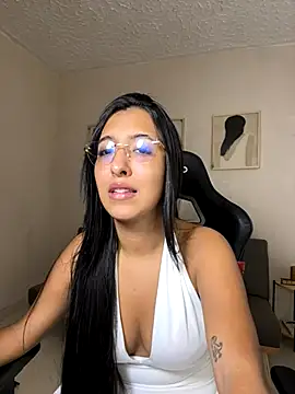 Valerygomez02 online show from 10/28/25, 07:16