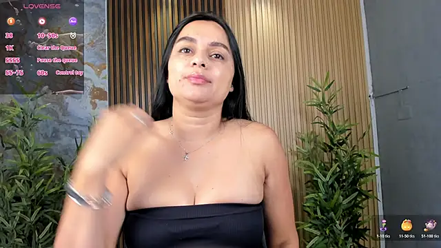 Megancoxx online show from 10/28/25, 10:52