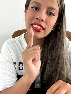 EMILIIA RICHTER   online show from 10/09/25, 06:39