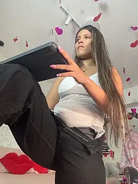 EMILIIA RICHTER   online show from 02/09/26, 08:02