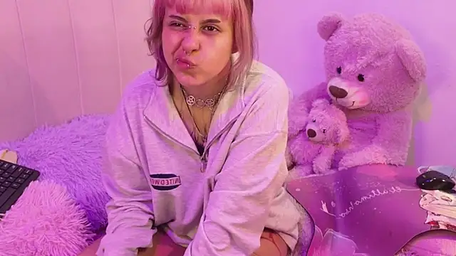 NekoWaifu online show from 04/15/26, 01:51