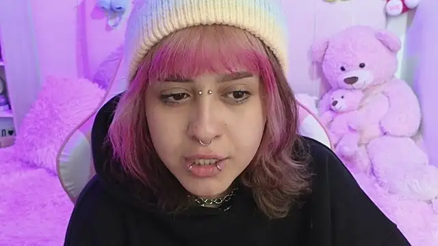 NekoWaifu online show from 04/19/26, 02:27