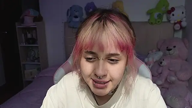 NekoWaifu online show from 04/23/26, 02:19