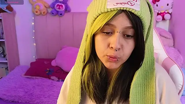 NekoWaifu online show from 05/26/26, 03:19