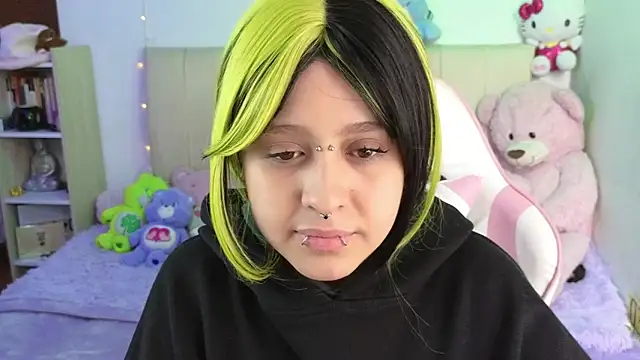 NekoWaifu online show from 06/10/26, 02:38