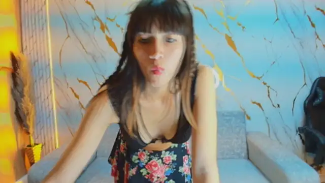 Isabella Blondetf online show from 10/29/25, 07:48