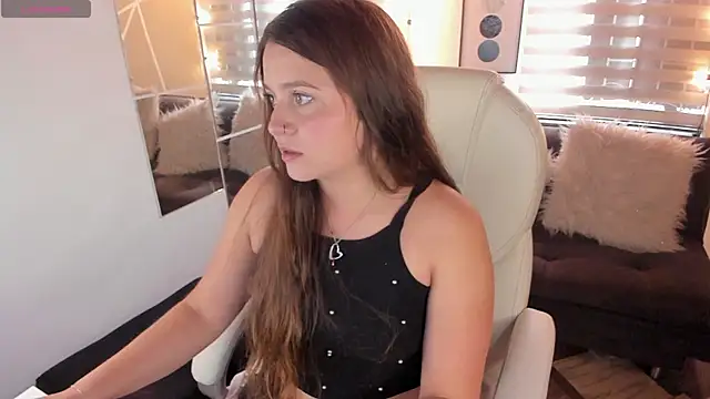 sophiee09  online show from 04/18/26, 01:37