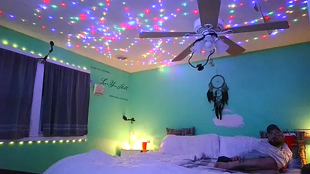 Snapshot of versatilevortex chatting on 10/23/25, 02:11 versatilevortex online show from 10/23/25, 02:11