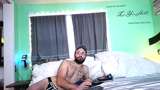 Snapshot of versatilevortex chatting on 11/09/25, 01:48 versatilevortex online show from 11/09/25, 01:48