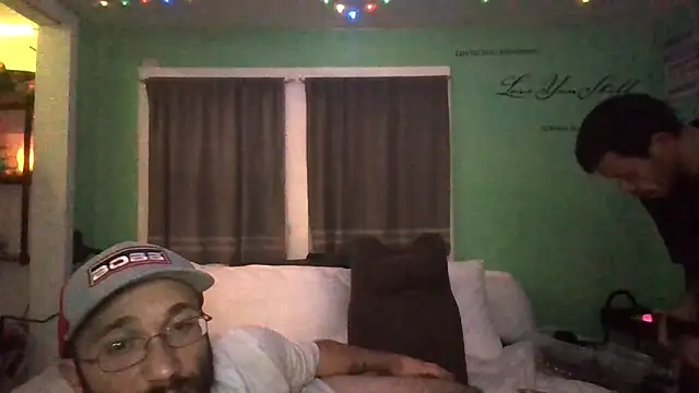 Snapshot of versatilevortex chatting on 11/15/25, 05:38 versatilevortex online show from 11/15/25, 05:38