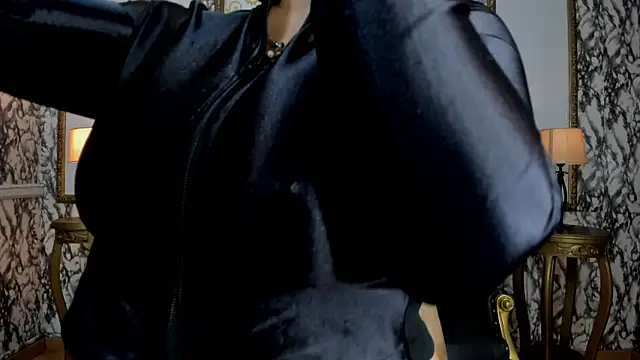 Snapshot of KonnyDesire chatting on 11/13/25, 12:48 KonnyDesire online show from 11/13/25, 12:48