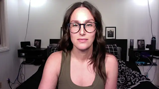 annmarieferrara online show from 12/18/25, 03:45