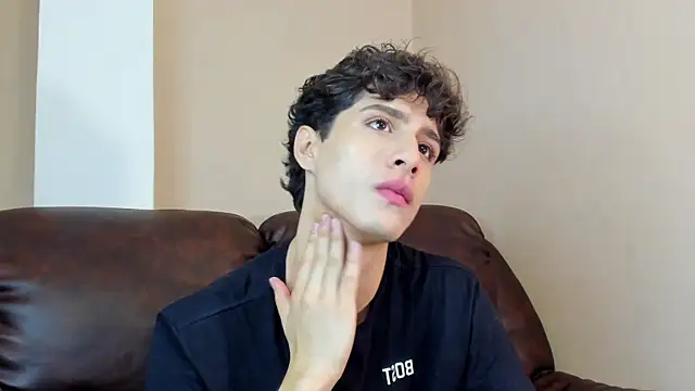 Xam Collen online show from 11/19/25, 03:23