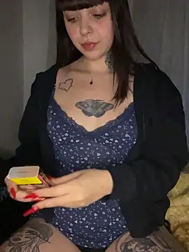 Snapshot of ravenadark chatting on 10/17/25, 01:42 ravenadark online show from 10/17/25, 01:42