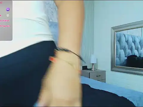 sofiagutierrez   online show from 09/23/25, 02:47