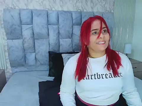 sofiagutierrez   online show from 10/03/25, 03:14