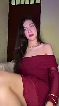 Snapshot of Emily-hottson chatting on 02/14/26, 03:25 Emily-hottson online show from 02/14/26, 03:25