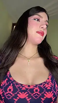 Snapshot of Emily-hottson chatting on 02/17/26, 04:20 Emily-hottson online show from 02/17/26, 04:20