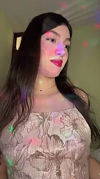 Snapshot of Emily-hottson chatting on 02/20/26, 06:26 Emily-hottson online show from 02/20/26, 06:26