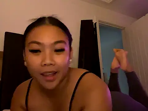 Snapshot of MissCherryyxox chatting on 09/16/25, 07:37 MissCherryyxox online show from 09/16/25, 07:37