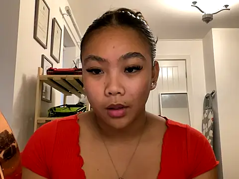 Snapshot of MissCherryyxox chatting on 10/03/25, 04:26 MissCherryyxox online show from 10/03/25, 04:26