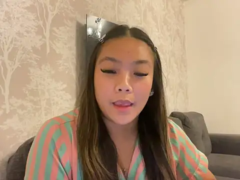 Snapshot of MissCherryyxox chatting on 10/07/25, 07:11 MissCherryyxox online show from 10/07/25, 07:11