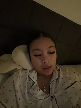 Snapshot of MissCherryyxox chatting on 11/04/25, 07:35 MissCherryyxox online show from 11/04/25, 07:35