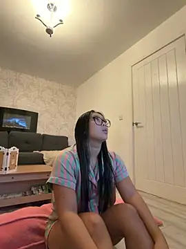 Snapshot of MissCherryyxox chatting on 11/09/25, 04:49 MissCherryyxox online show from 11/09/25, 04:49