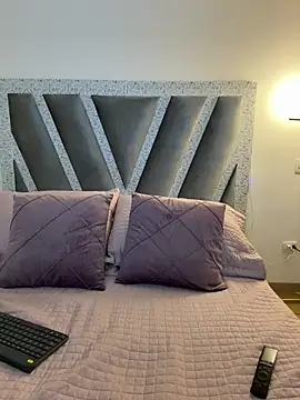 SophieeMills online show from 10/29/25, 09:27