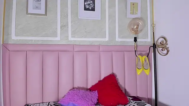 Snapshot of HoollyHendrix chatting on 01/07/26, 08:55 HoollyHendrix online show from 01/07/26, 08:55