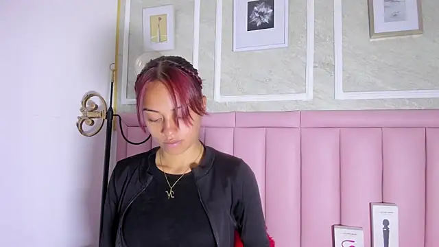 Snapshot of HoollyHendrix chatting on 01/08/26, 08:55 HoollyHendrix online show from 01/08/26, 08:55