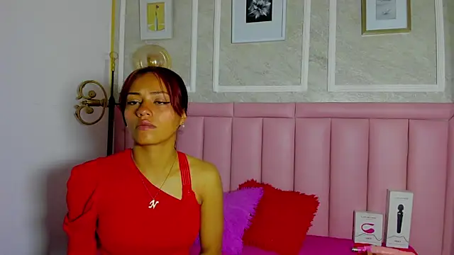 Snapshot of HoollyHendrix chatting on 01/15/26, 08:45 HoollyHendrix online show from 01/15/26, 08:45