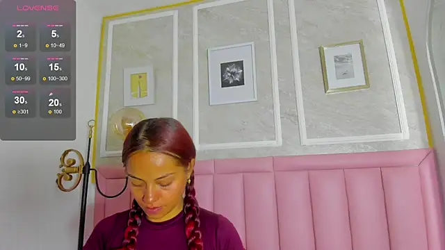 Snapshot of HoollyHendrix chatting on 01/31/26, 09:02 HoollyHendrix online show from 01/31/26, 09:02