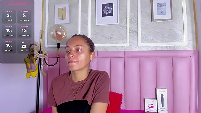 Snapshot of HoollyHendrix chatting on 02/10/26, 08:46 HoollyHendrix online show from 02/10/26, 08:46