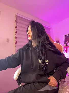 Snapshot of camila1_torres_ chatting on 12/16/25, 02:27 camila1 torres online show from 12/16/25, 02:27