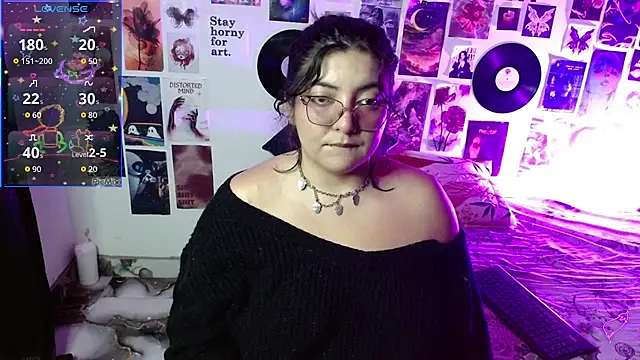 Snapshot of Roxy_f_w chatting on 08/06/26, 04:14 Roxy f w online show from 08/06/26, 04:14