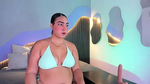 Snapshot of Sophia_curvy1 chatting on 09/27/25, 03:11 Sophia curvy1 online show from 09/27/25, 03:11