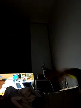 Snapshot of Mikaaa97 chatting on 11/05/25, 12:43 Mikaaa97 online show from 11/05/25, 12:43