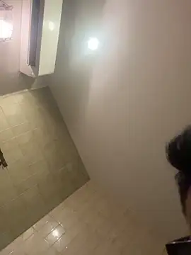 Snapshot of RoyDino chatting on 10/05/25, 06:50 RoyDino online show from 10/05/25, 06:50