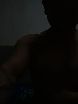 Snapshot of RoyDino chatting on 10/17/25, 10:34 RoyDino online show from 10/17/25, 10:34