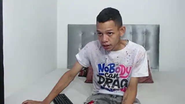 Snapshot of dylandevilx chatting on 10/29/25, 06:53 dylandevilx online show from 10/29/25, 06:53