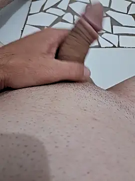 rafaelsouzzaa online show from 10/23/25, 01:27