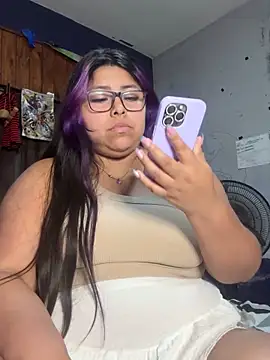 Snapshot of Lunarebelde chatting on 12/03/25, 03:03 Lunarebelde online show from 12/03/25, 03:03