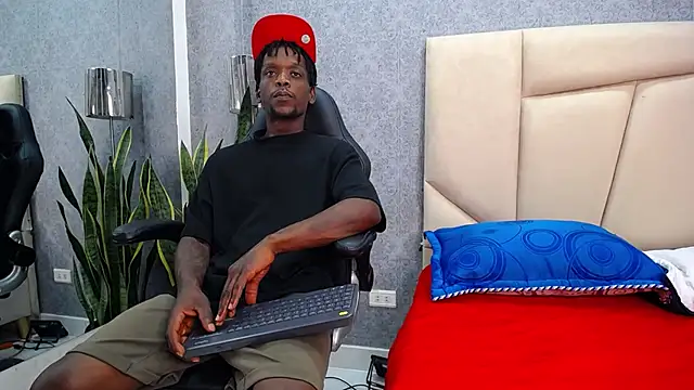 SkylerBigxxx online show from 09/30/25, 04:28