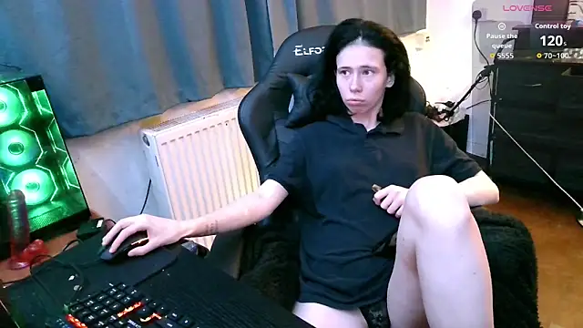 Snapshot of jchouse06 chatting on 09/21/25, 08:10 jchouse06 online show from 09/21/25, 08:10