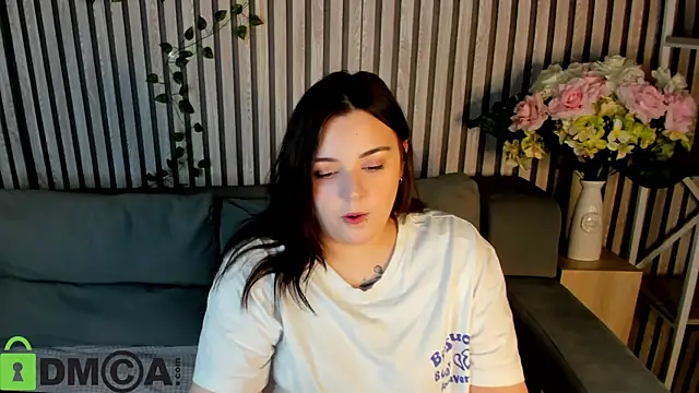 Snapshot of Mia_R0ss chatting on 11/05/25, 01:05 Mia R0ss online show from 11/05/25, 01:05