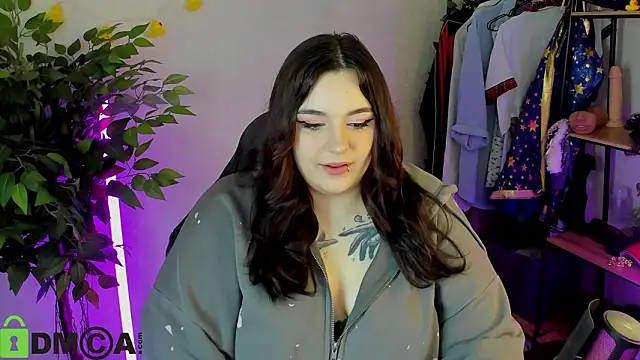 Mia R0ss online show from 02/07/26, 01:09