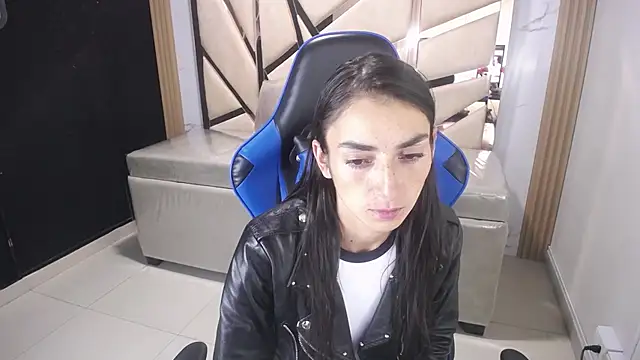 Snapshot of Maily_a_ chatting on 10/31/25, 03:07 Maily a online show from 10/31/25, 03:07