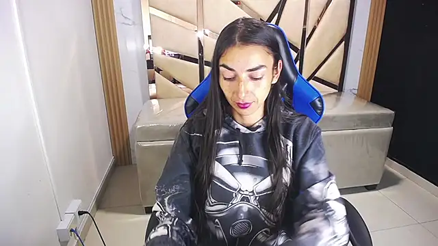 Snapshot of Maily_a_ chatting on 01/07/26, 02:47 Maily a online show from 01/07/26, 02:47